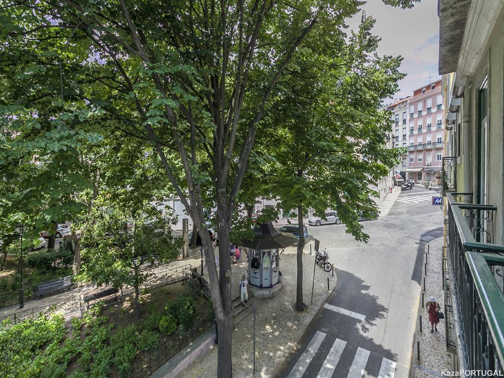 Praça Flores * Lisboa